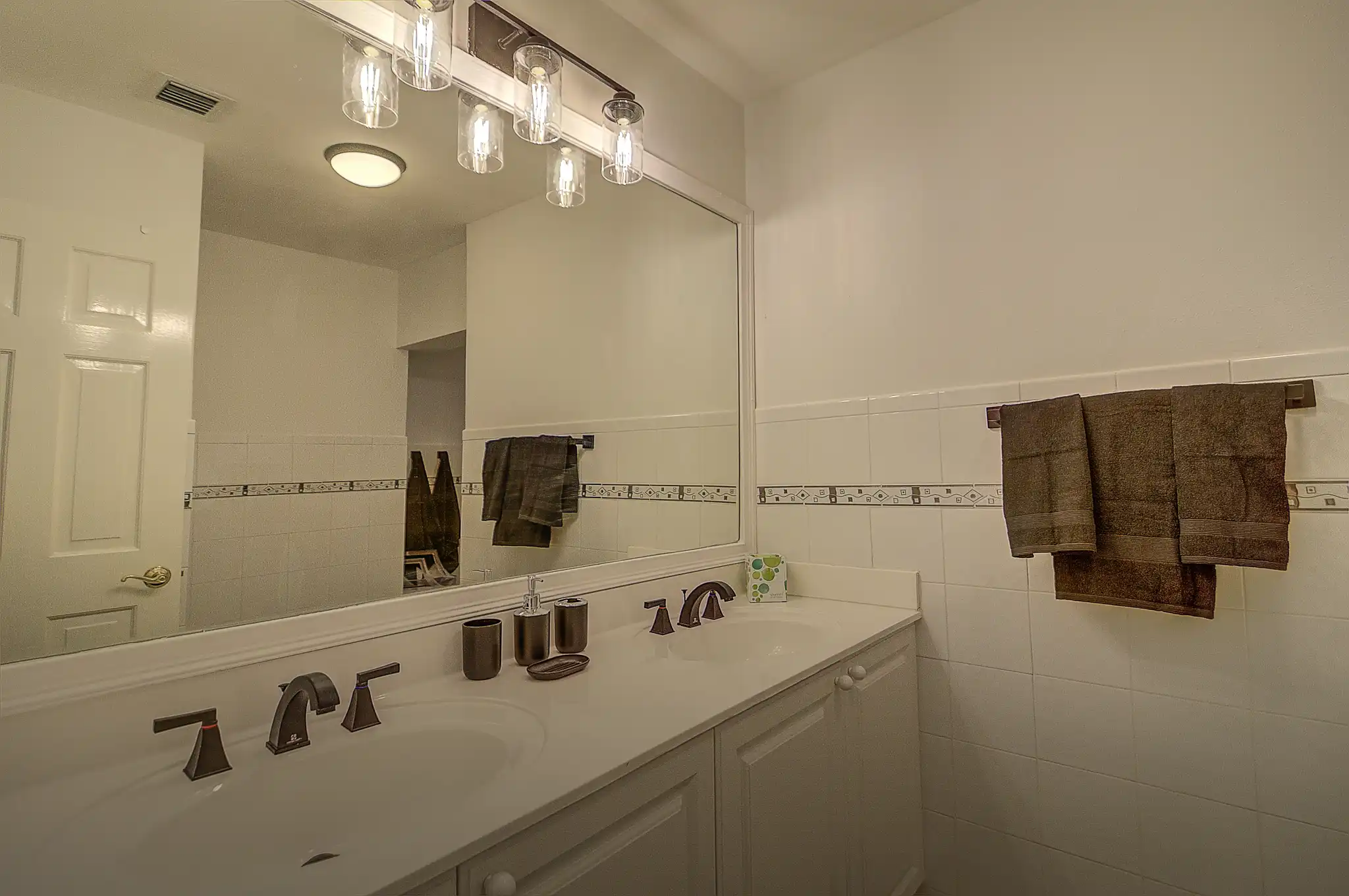 Nebruck House - Image 5